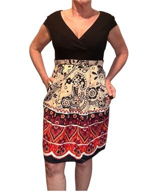 KAY UNGER dress size 2 floral pockets zipper
